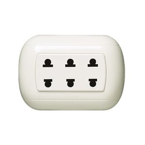 TOMACORRIENTE TRIPLE SUPERF. 16A  OVAL MARFIL P96 Bticino